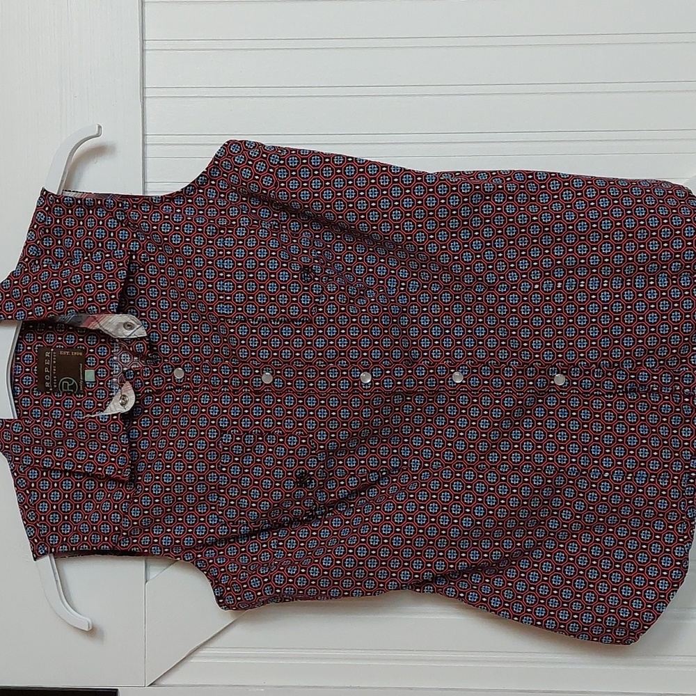 Roper Women's Sleeveless Button-Down Shirt in Burgundy with Blue Pattern